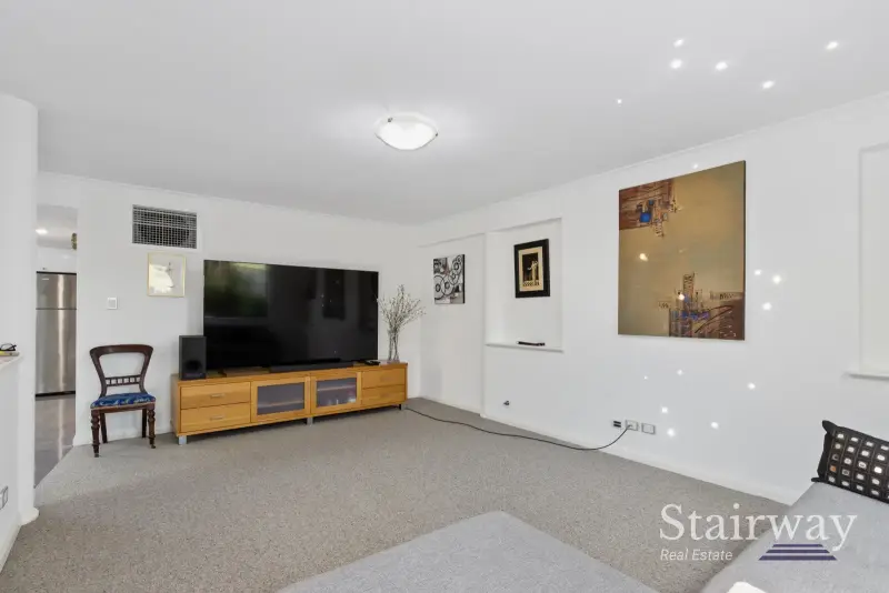 Lakewood Avenue — Luxurious Family Home Backing onto Parklands