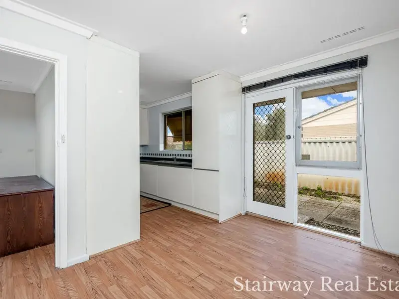 Donaldson Street — SPACIOUS, LOCATION, CORNER BLOCK!