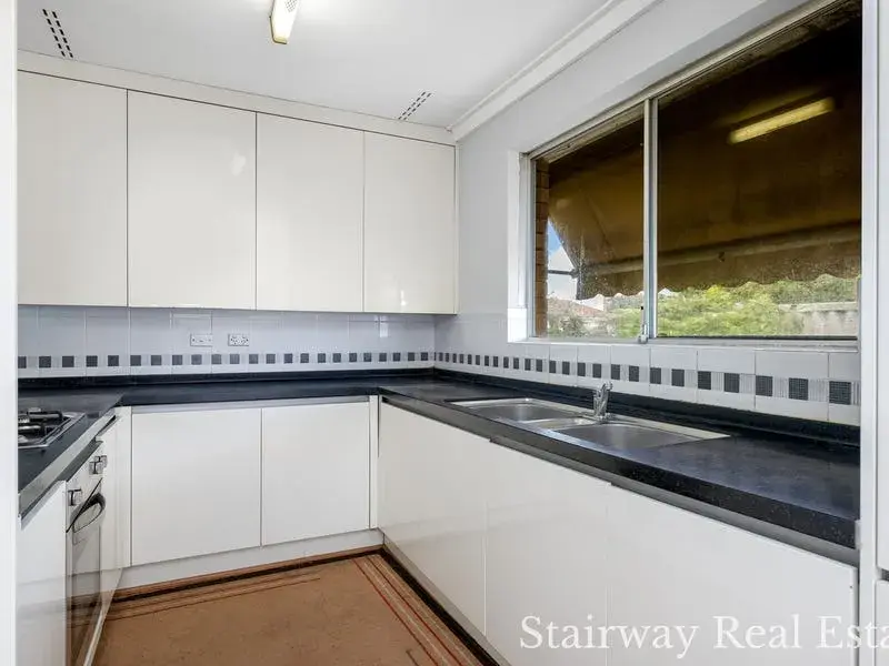 Donaldson Street — SPACIOUS, LOCATION, CORNER BLOCK!