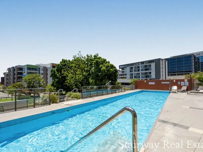 Homelea Court — City River Lifestyle – Opportunity!