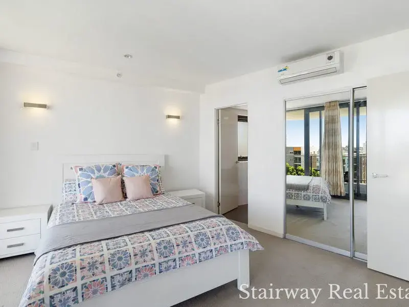 Homelea Court — City River Lifestyle – Opportunity!