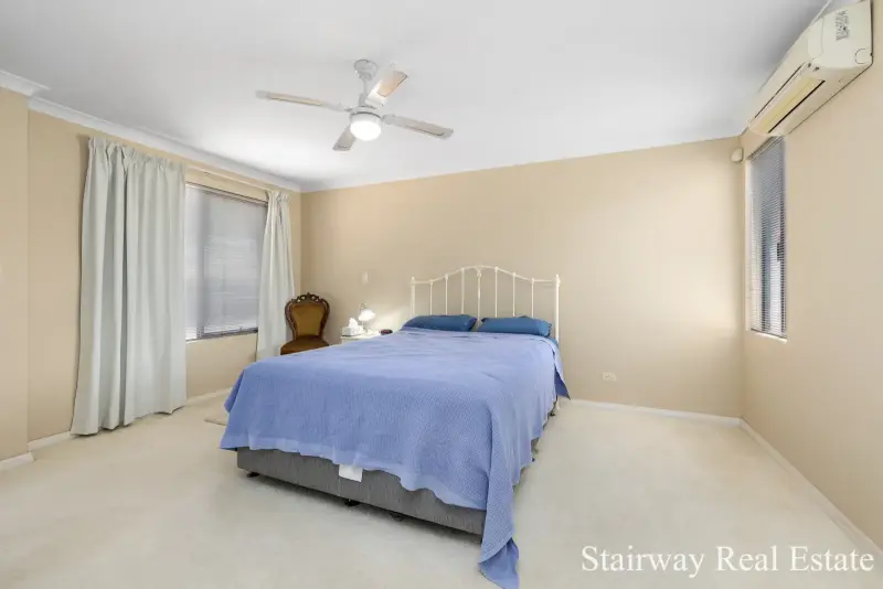 Mirror Lane — Splendid 3/4 Bedroom Webb & Brown-Neaves Residence