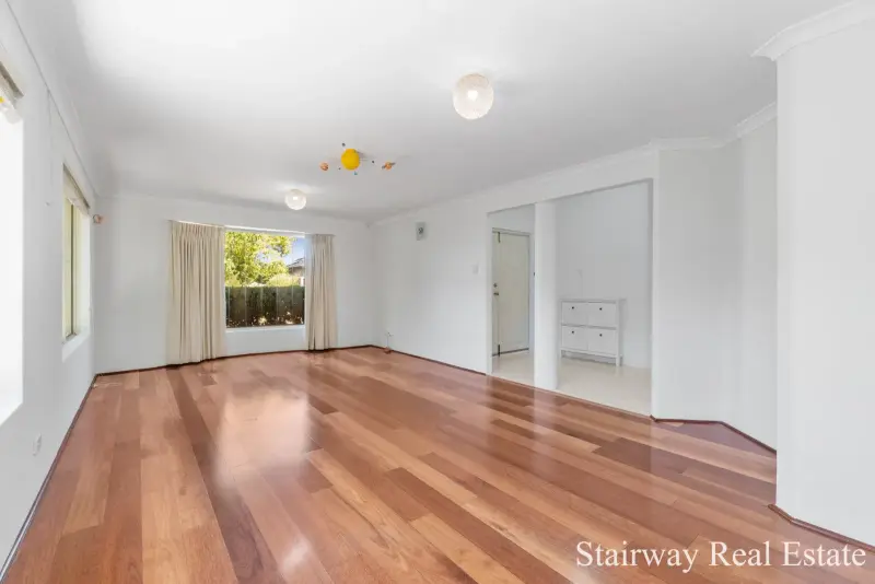 Kooyong Road — Enormous Home with Build & Retain Development Potential!