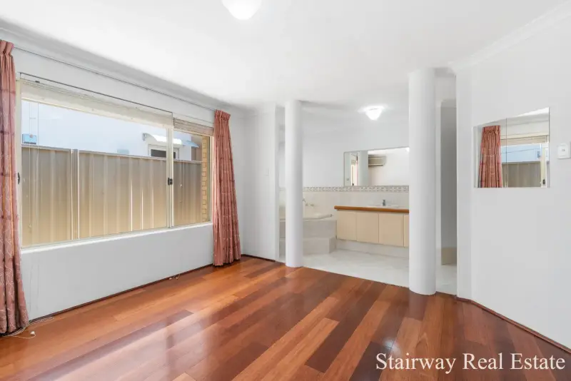 Kooyong Road — Enormous Home with Build & Retain Development Potential!