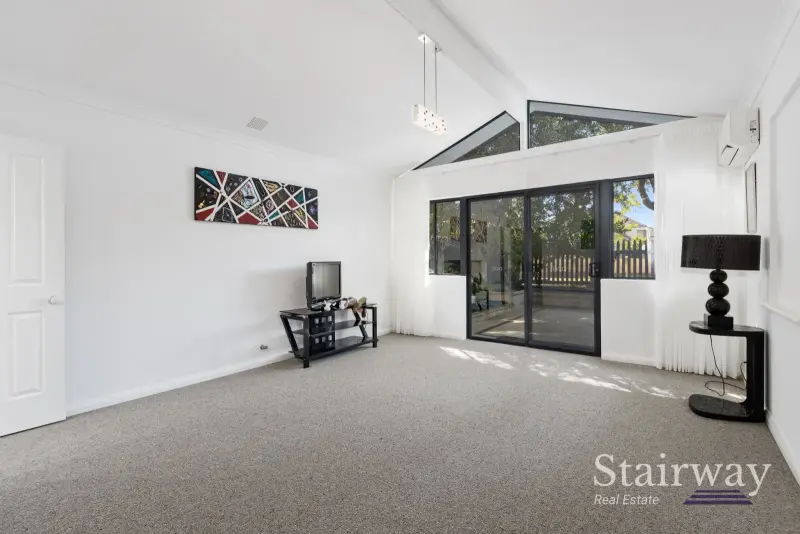Lakewood Avenue — Luxurious Family Home Backing onto Parklands