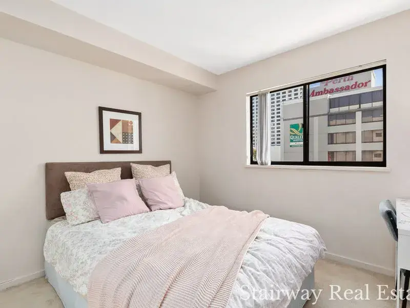 Adelaide Terrace — URBAN LIFESTYLE SOHO APARTMENT!