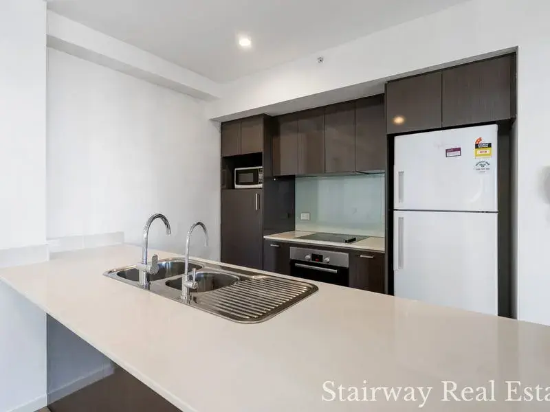 Homelea Court — City River Lifestyle – Opportunity!