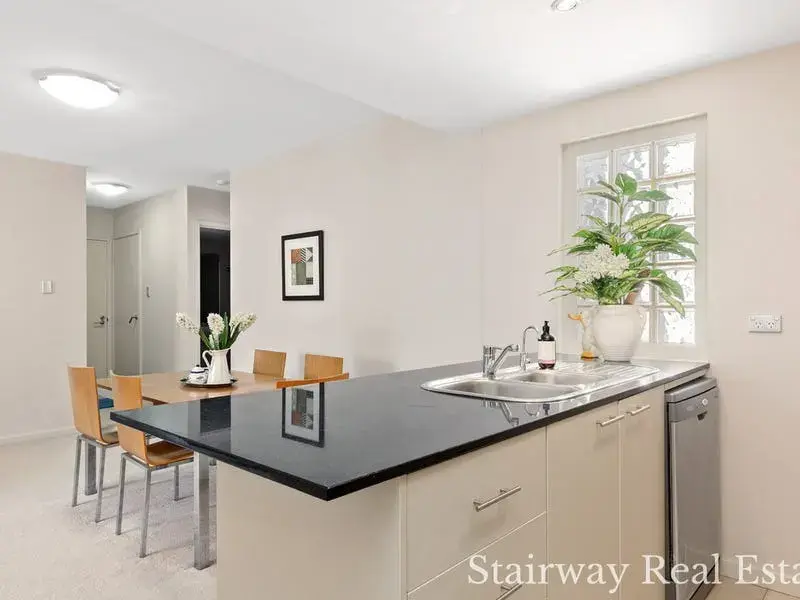 Adelaide Terrace — URBAN LIFESTYLE SOHO APARTMENT!