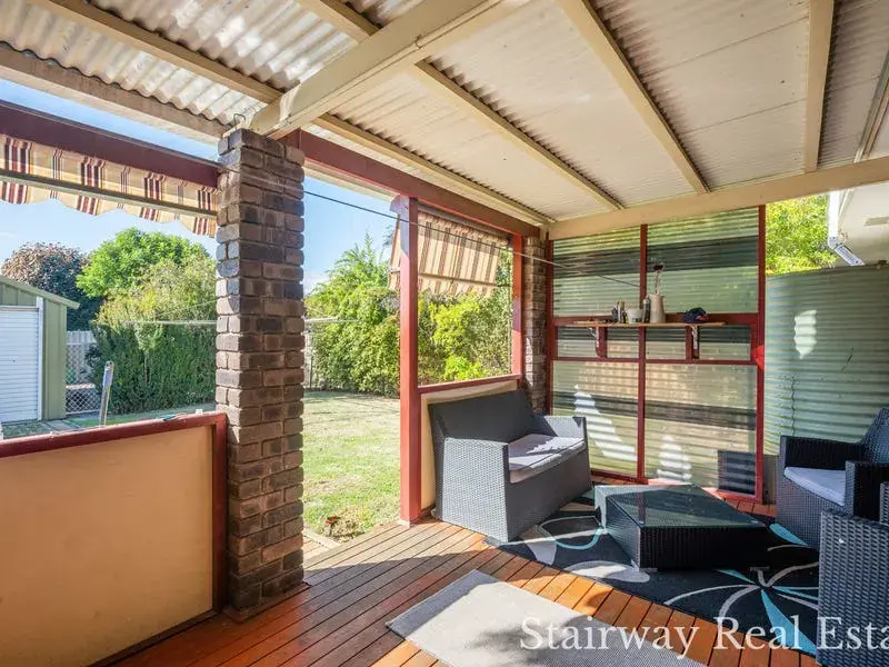 Armadale Road — LOCATION LOCATION LOCATION!