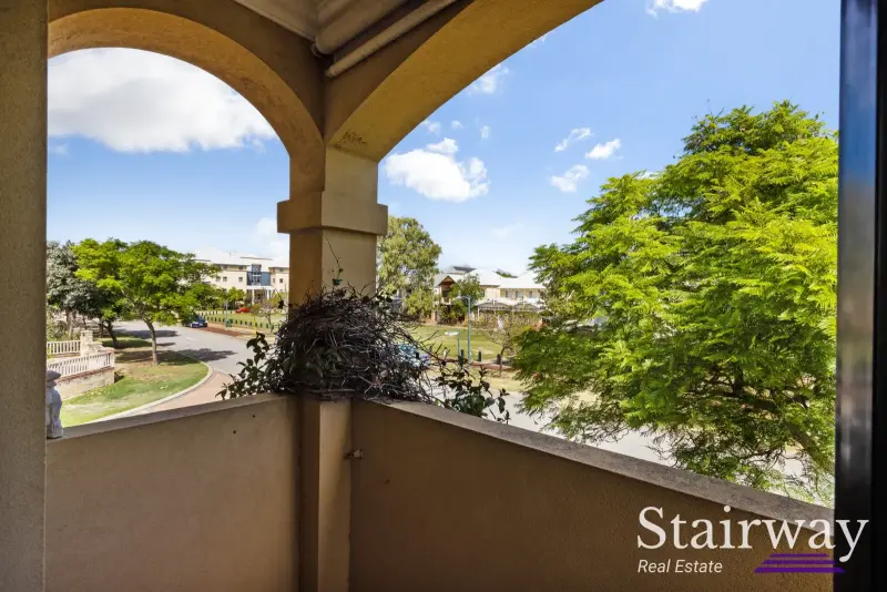 Waterway Crescent — Modern Riverside Suburb Retreat with Versatile Floorplan