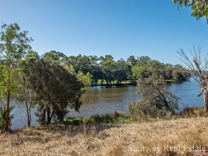 Loder Way — Lifestyle, Location and Green Title!
