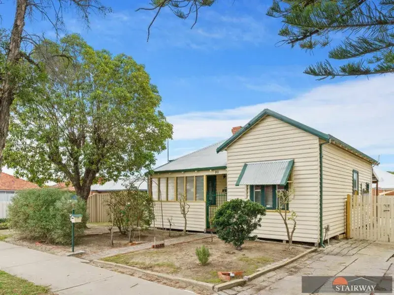Howick Street — 1940s character home on the citys doorstep !