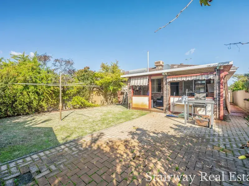 Armadale Road — LOCATION LOCATION LOCATION!
