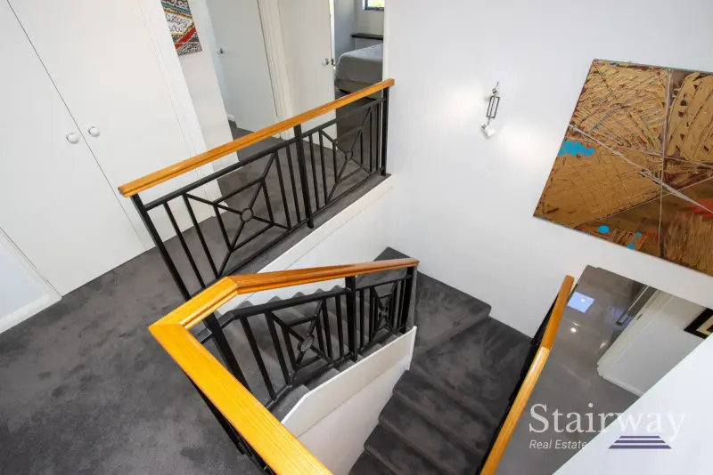 Lakewood Avenue — Luxurious Family Home Backing onto Parklands