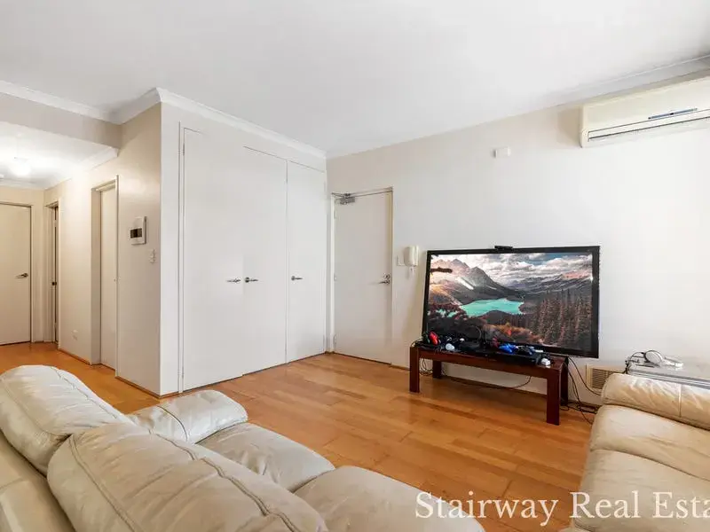 Marina Drive — Opportunity knocks with Boutique Apartment in Ascot Waters!