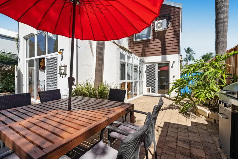 Anstey Street — No Ordinary Two-Story Townhouse