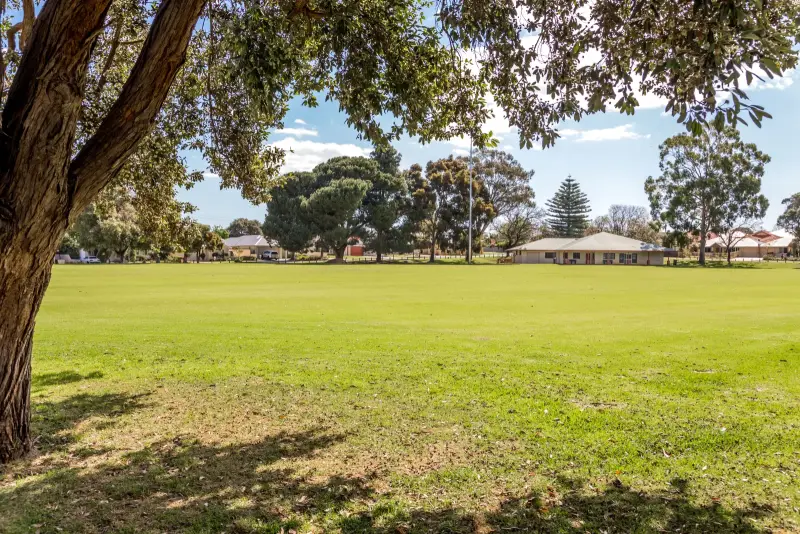 23 Cookham Road — Expansive Family Home with Endless Potential