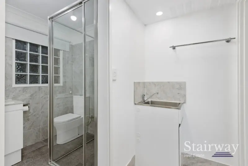 Lakewood Avenue — Luxurious Family Home Backing onto Parklands