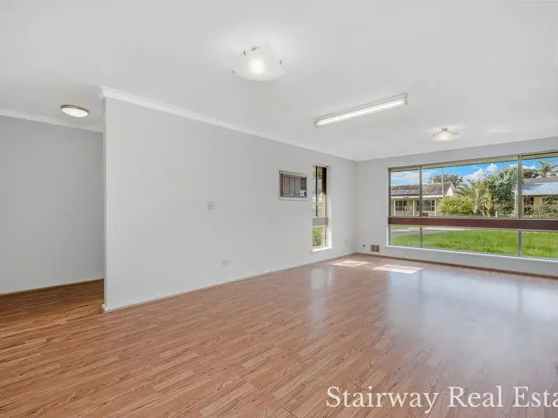 Donaldson Street — SPACIOUS, LOCATION, CORNER BLOCK!