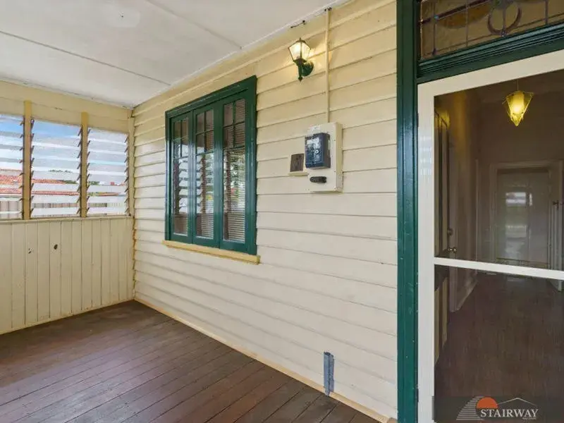 Howick Street — 1940s character home on the citys doorstep !