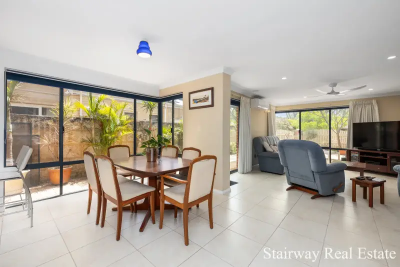 Mirror Lane — Splendid 3/4 Bedroom Webb & Brown-Neaves Residence