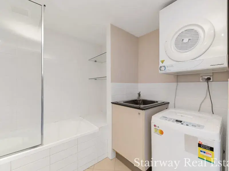 Adelaide Terrace — URBAN LIFESTYLE SOHO APARTMENT!
