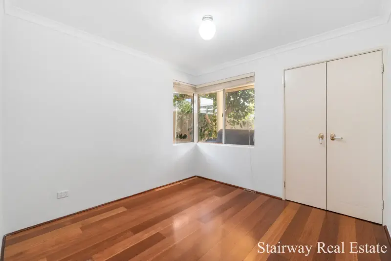 Kooyong Road — Enormous Home with Build & Retain Development Potential!