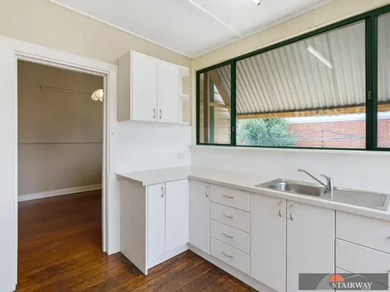 Howick Street — 1940s character home on the citys doorstep !