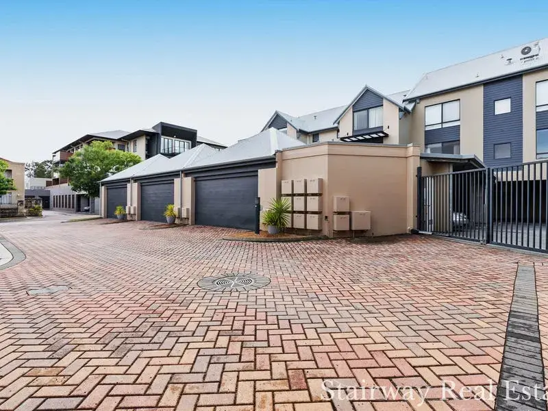 Marina Drive — Opportunity knocks with Boutique Apartment in Ascot Waters!