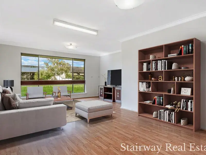 Donaldson Street — SPACIOUS, LOCATION, CORNER BLOCK!