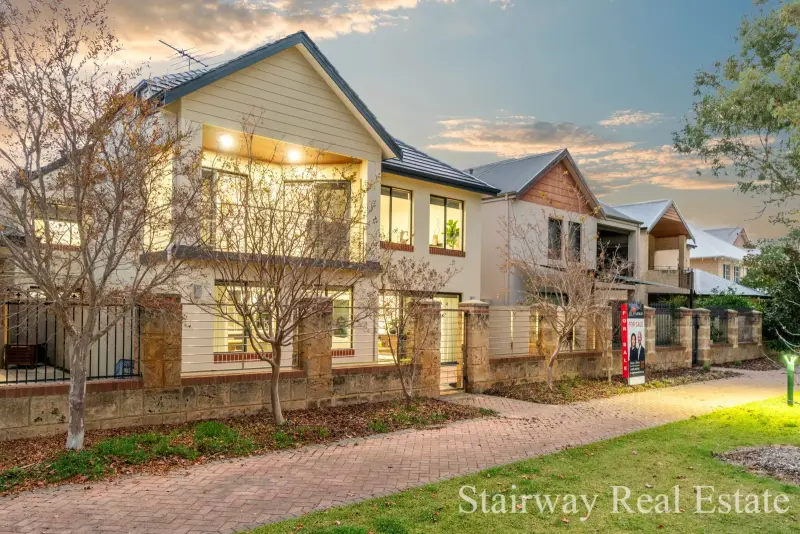 Riverina Drive — Immaculate Modern 3 Storey Luxury