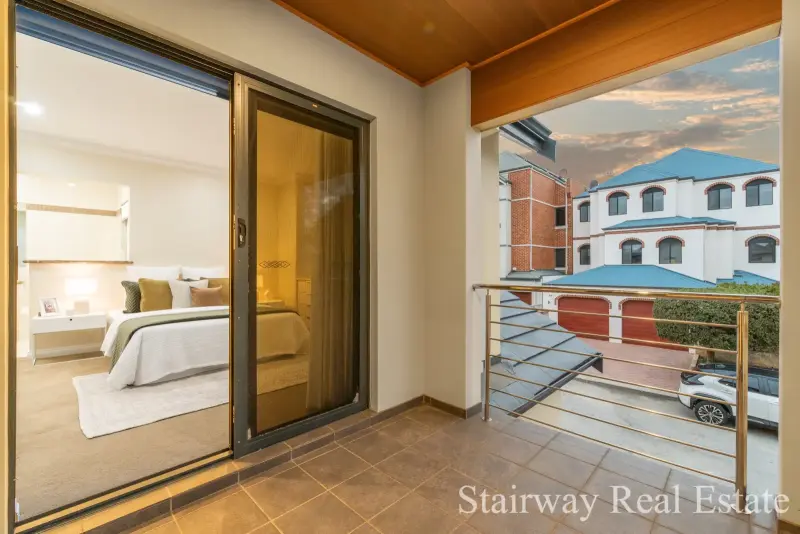 Riverina Drive — Immaculate Modern 3 Storey Luxury