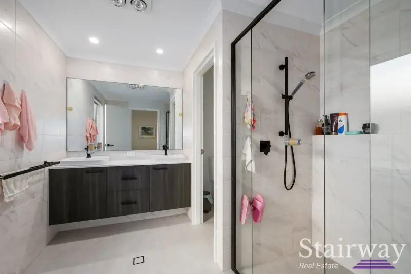 Property in Claremont — Spacious Modern Part-Furnished Home