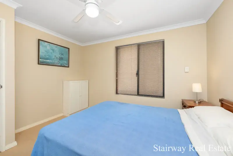 Mirror Lane — Splendid 3/4 Bedroom Webb & Brown-Neaves Residence