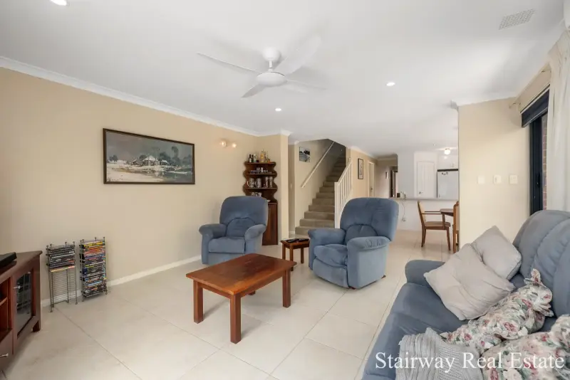 Mirror Lane — Splendid 3/4 Bedroom Webb & Brown-Neaves Residence