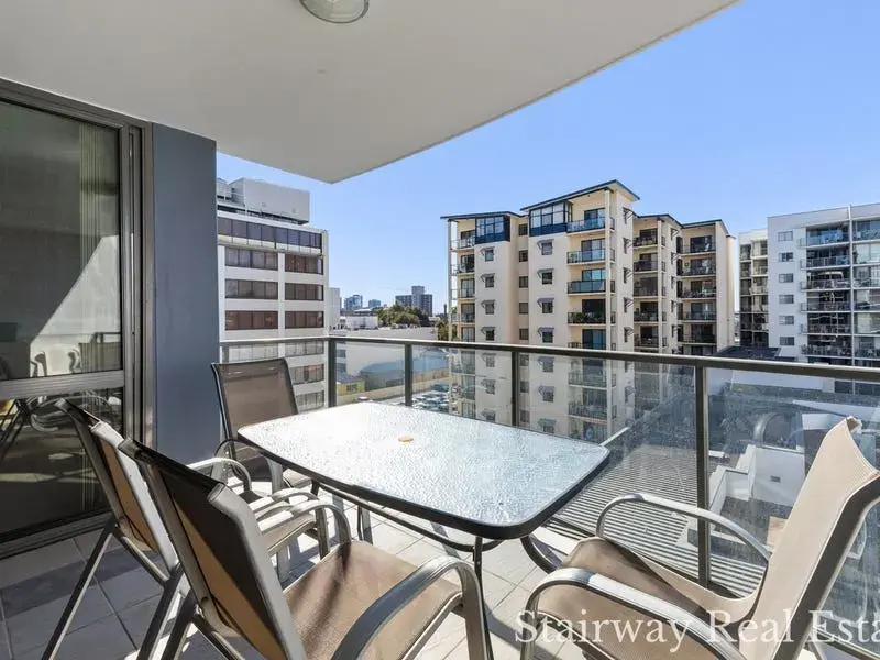 Adelaide Terrace — URBAN LIFESTYLE SOHO APARTMENT!