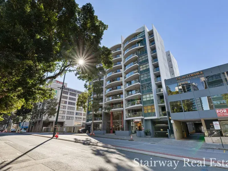 Adelaide Terrace — URBAN LIFESTYLE SOHO APARTMENT!