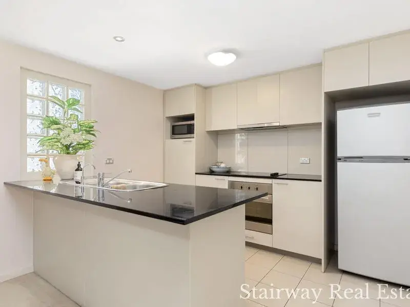 Adelaide Terrace — URBAN LIFESTYLE SOHO APARTMENT!