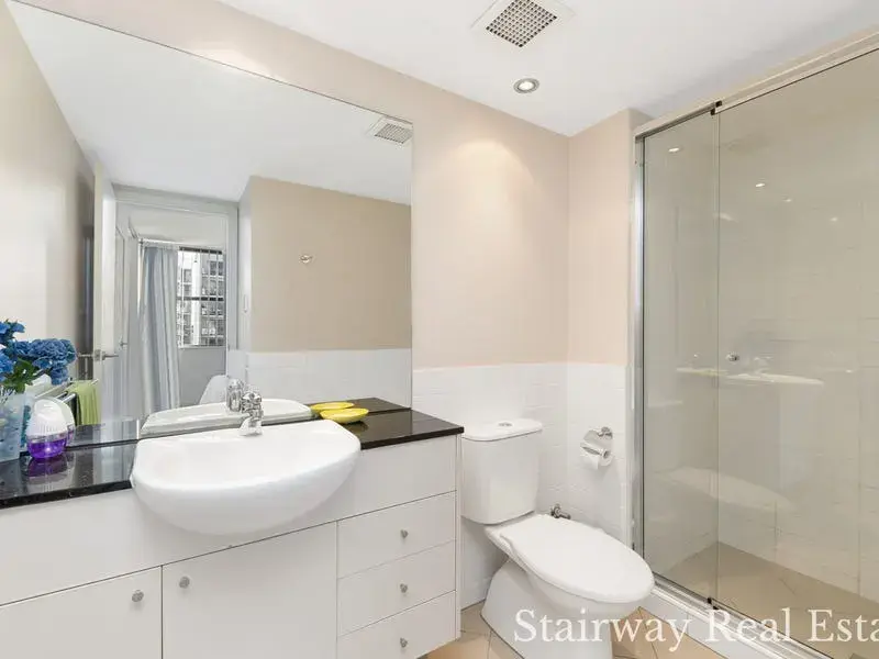 Adelaide Terrace — URBAN LIFESTYLE SOHO APARTMENT!