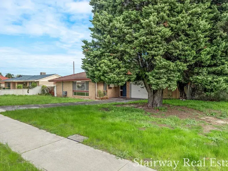 Donaldson Street — SPACIOUS, LOCATION, CORNER BLOCK!