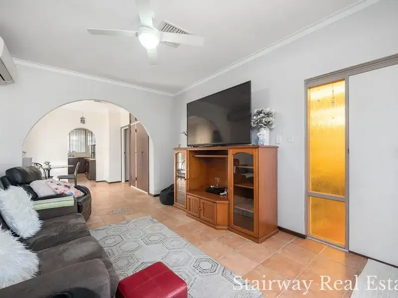 Armadale Road — LOCATION LOCATION LOCATION!