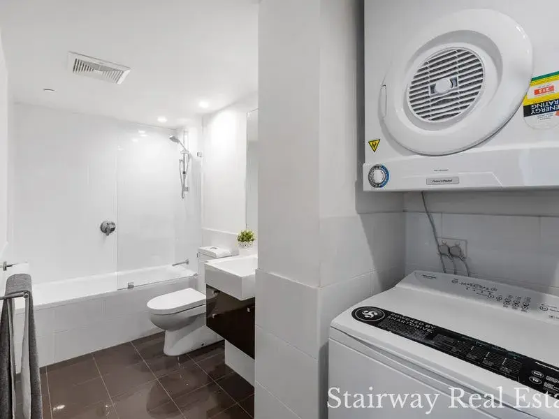 Homelea Court — City River Lifestyle – Opportunity!
