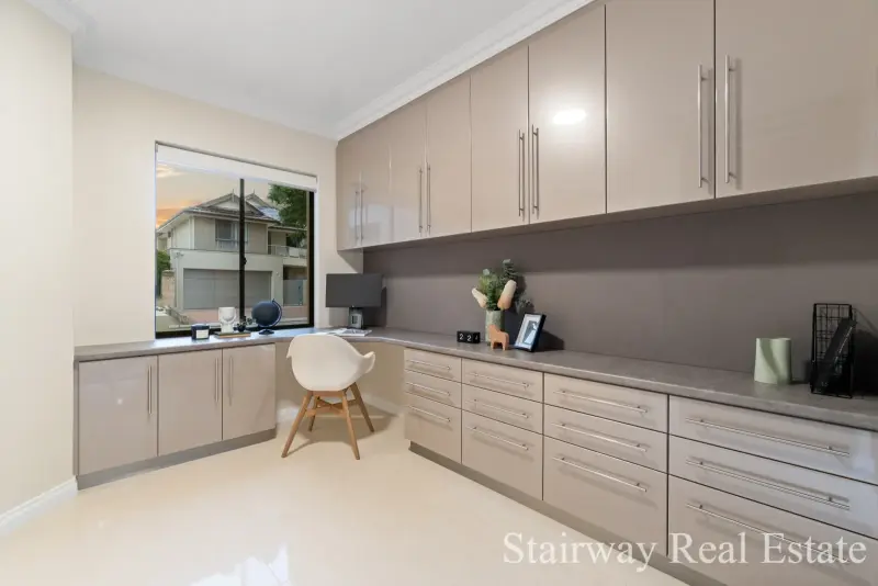 Riverina Drive — Immaculate Modern 3 Storey Luxury