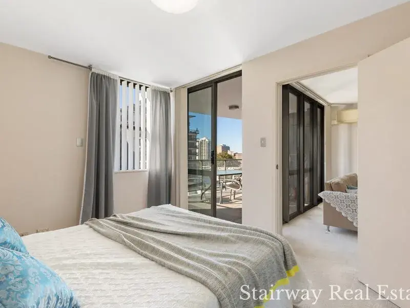 Adelaide Terrace — URBAN LIFESTYLE SOHO APARTMENT!