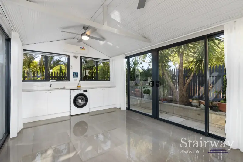 Lakewood Avenue — Luxurious Family Home Backing onto Parklands