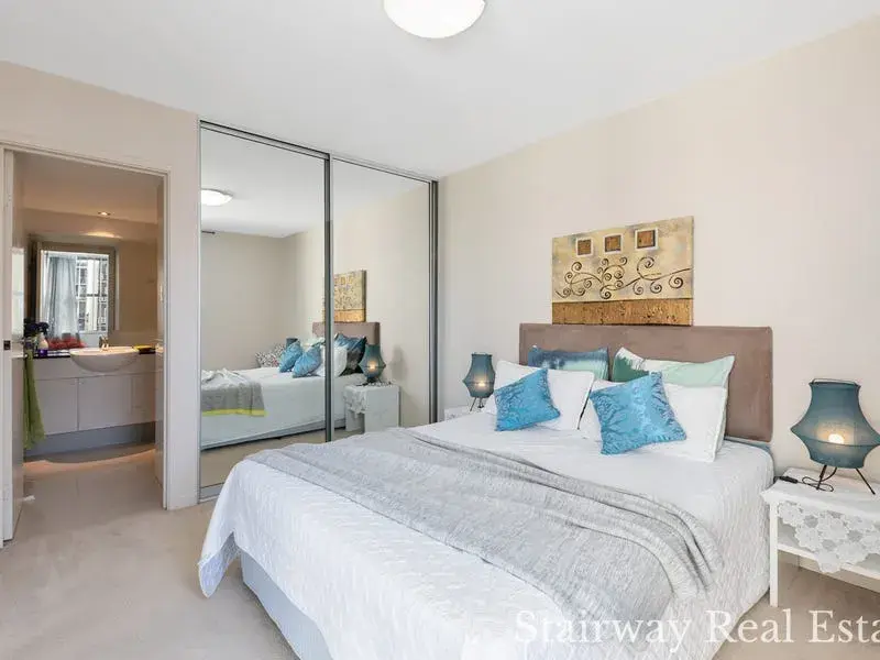 Adelaide Terrace — URBAN LIFESTYLE SOHO APARTMENT!