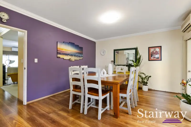 Waterway Crescent — Modern Riverside Suburb Retreat with Versatile Floorplan