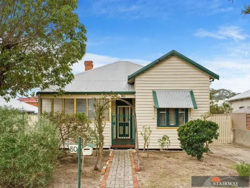 Howick Street — 1940s character home on the citys doorstep !